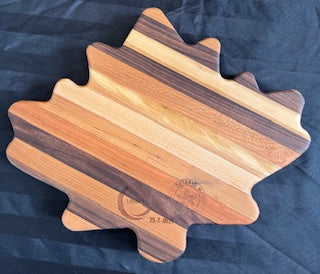 Maple Leaf Tray – Canadian maple leaf tray in natural wood