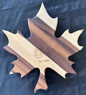 Maple and walnut wood Canadian maple leaf tray